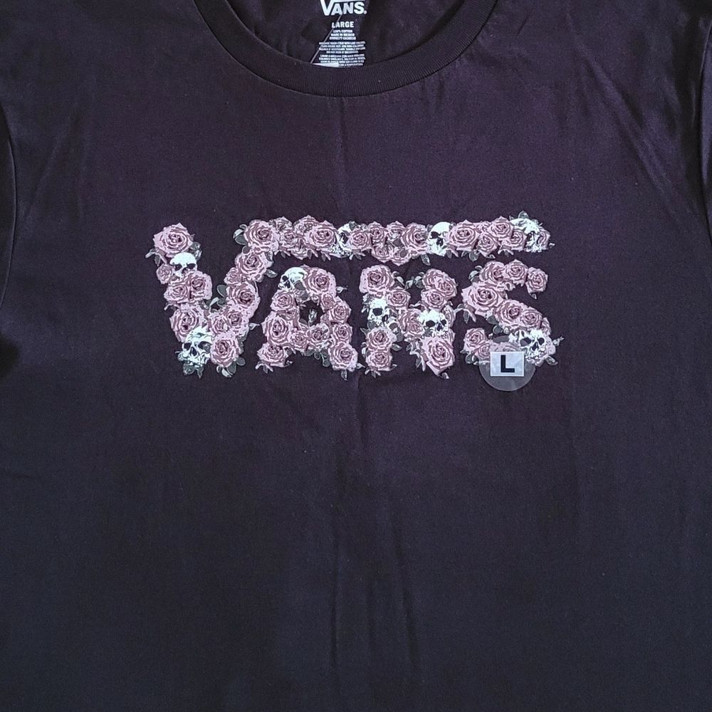 VANS🛹 Skulls💀 and Roses🌹 Graphic Tee👕 - NWT - Picture 3 of 11